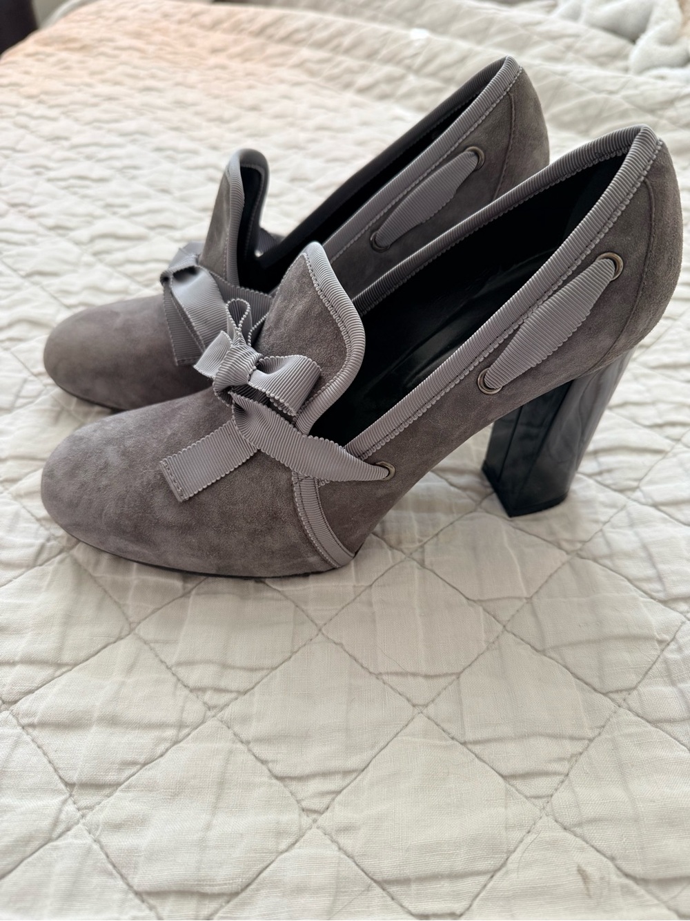 Hogan Gray Suede Bow Block-Heel Pumps